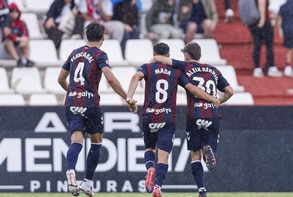 En una semana clave de LaLiga Hypermotion, equipos de la parte alta de la tabla consolidan su posición tras victorias que alteran el balance de puntos en la clasificación.