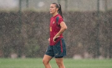 La Liga F anunció el retraso del Clásico por riesgo de inundaciones en la región catalana, tras evaluación de condiciones climáticas y seguridad en el estadio.