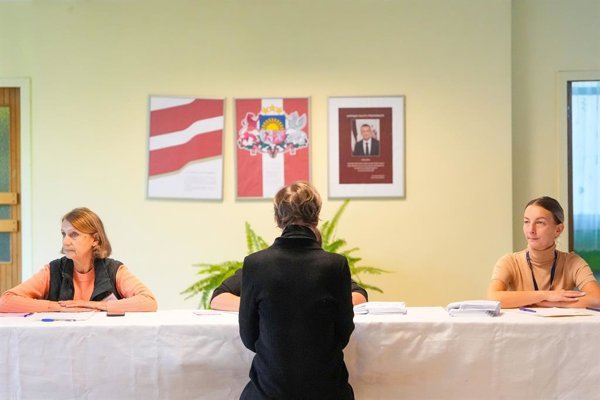 Las elecciones legislativas en Letonia determinan el balance de Poder entre partidos, con el centro político consolidando su liderazgo tras una campaña intensa