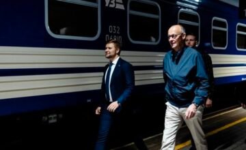El conflicto entre Ucrania y Rusia continúa intensificándose con concentraciones de fuerzas en zonas estratégicas del este del país, mientras los países occidentales evalúan el.