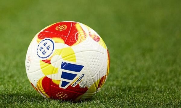Un enfrentamiento entre aficionados y equipo visitante ocurrió en un Estadio de Tenerife, tras una serie de disturbios que afectaron la seguridad del encuentro deportivo.