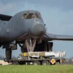 Las autoridades británicas y estadounidenses confirmaron que la seguridad de la base Aérea de Fairford se mantiene intacta tras un incidente con disturbios y detenciones, ocurrido.