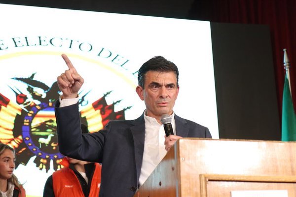Bolivia presenta un nuevo liderazgo en el Ministerio Público tras la designación del fiscal general Urioste, con el objetivo de restablecer confianza en una institución afectada.
