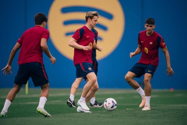 El FC Barcelona continúa trabajando para recuperar el ritmo de LaLiga tras el descanso internacional, incorporando a jugadores como De Jong y Adeyemi tras sus compromisos.
