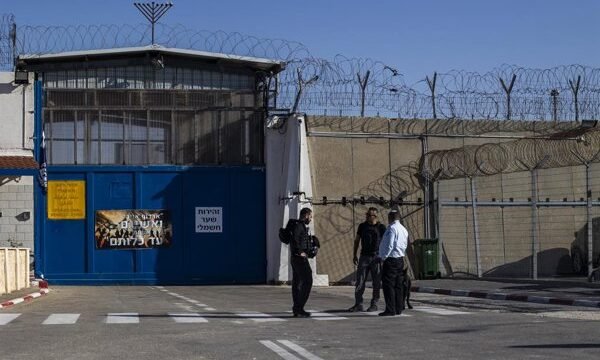Desde el 7 de octubre, Israel ha intensificado sus operaciones de detención en Cisjordania y Gaza, afectando a miles de personas sin cargos definidos ni juicios abiertos.