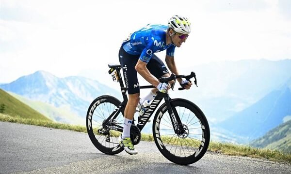 El ciclista español Pablo Castrillo continúa su carrera con el Movistar Team, un equipo que ha apostado por su desarrollo desde 2025, tras logros clave en etapas y contrarreloj en.