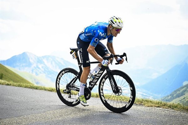 El ciclista español Pablo Castrillo continúa su carrera con el Movistar Team, un equipo que ha apostado por su desarrollo desde 2025, tras logros clave en etapas y contrarreloj en.