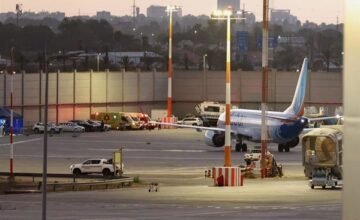 Tras un incidente en un vuelo de Flydubai, los Estados Unidos y Emiratos Árabes Unidos impusieron restricciones que afectan la movilidad de pasajeros israelíes en el aeropuerto de.