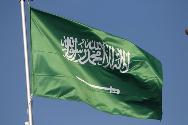Los hutíes han reivindicado ataques con drones y misiles dirigidos a aeropuertos y bases militares en Arabia Saudí, en el contexto de intensificarse los combates en Yemen.
