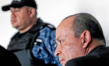 El sistema judicial colombiano reafirma su postura sobre la participación de miembros del clan Uribe en actividades paramilitares durante la década de los 90, tras una serie de.