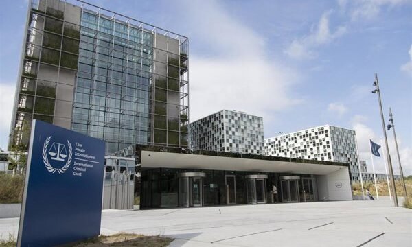 El Tribunal Penal Internacional ha expresado su preocupación por las acciones de russia que buscan la detención de sus miembros, tras una decisión de emitir órdenes de arresto.