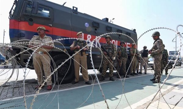 Las autoridades indias han advertido que las protestas del CJP no cuentan con autorización oficial por incumplimiento de plazos establecidos, y que se prevén cortes en transporte.