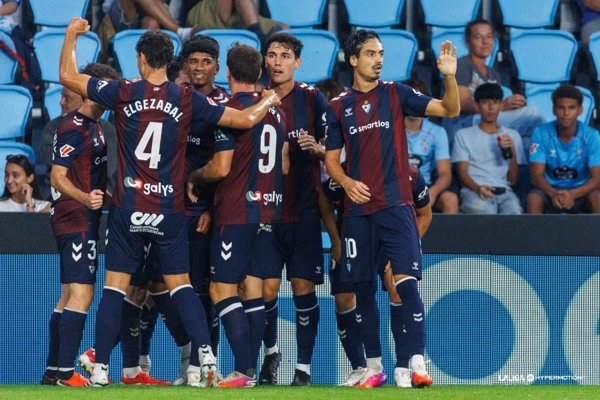 El Real Oviedo y el CD Castellón compiten por posiciones clave en la liga tras enfrentamientos clave en sus respectivos estadios