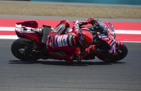 Marc Márquez lidera MotoGP tras contratiempos con motos Aprilia en carrera