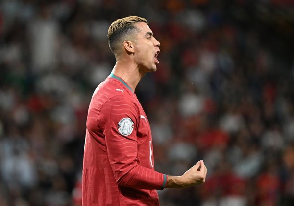 Portugal abre expediente disciplinario y suspende a Cristiano Ronaldo en el fútbol
