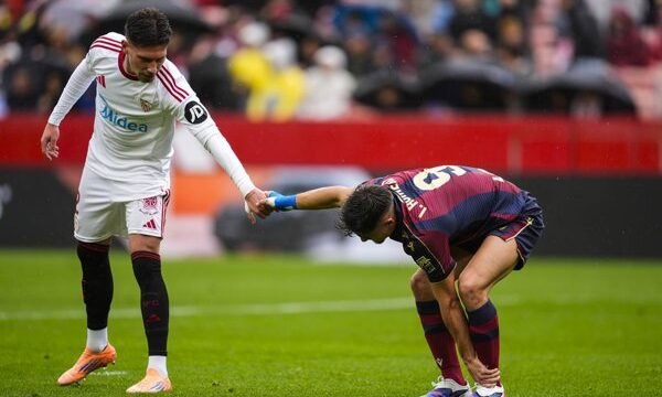 Betis avanza decididamente mientras Valencia muestra progreso bajo Aguirre