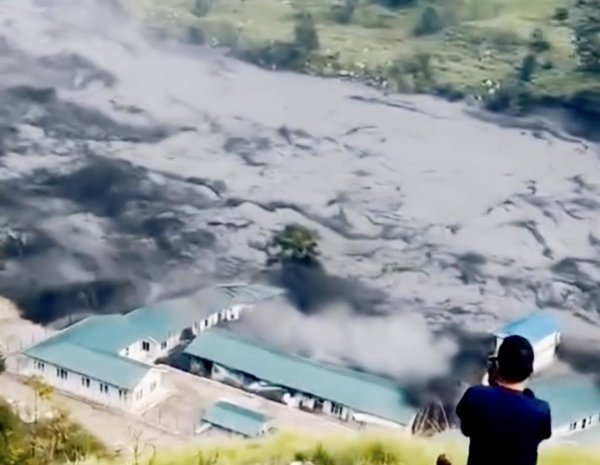 Cinco personas desaparecidas tras recientes inundaciones en Nepal