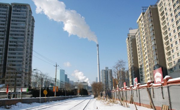 España aboga por mantener la estricta normativa del mercado de emisiones de carbono europeo