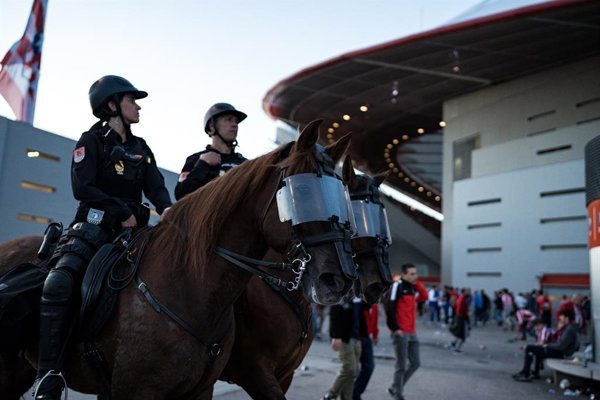 Aproximadamente 1.150 agentes formarán el operativo de seguridad para el partido Atlético-Manchester United