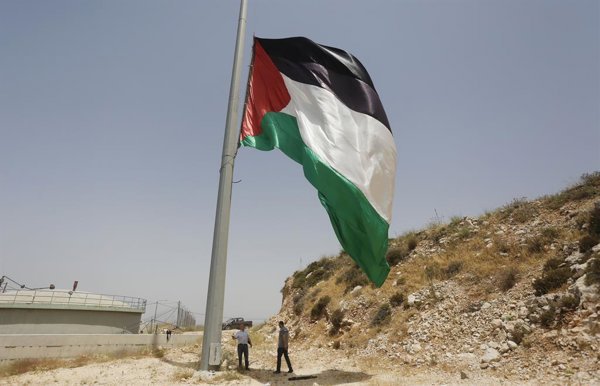 Líderes palestinos de diversas facciones se reunirán en El Cairo tras posponer elecciones