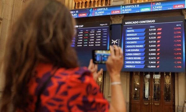 Prysmian finaliza la adquisición de Xtera por 58 millones de euros para expandir servicios de telecomunicaciones submarinas