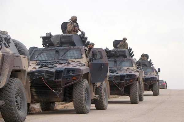 Cuatro miembros de seguridad fallecen en ataque a patrullas en Siria