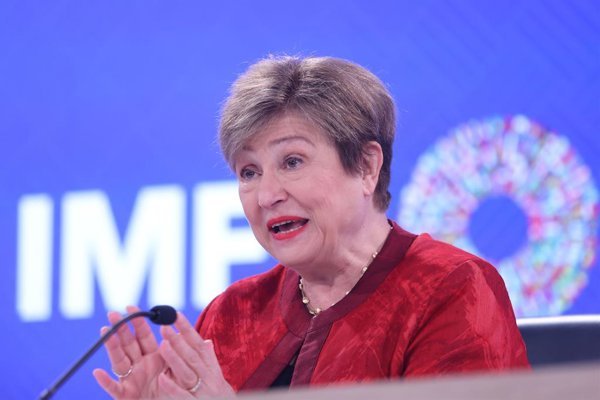 Kristalina Georgieva del FMI insta a China a aumentar el gasto, a Estados Unidos a incrementar el ahorro y a Europa a fomentar la inversión
