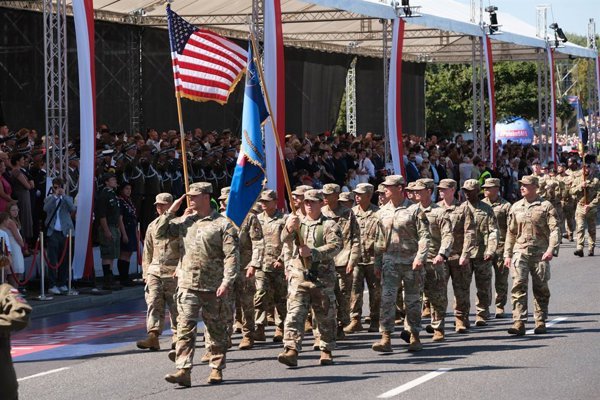 Polonia considera financiar la instalación de una base militar de EE.UU.