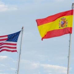 Estados Unidos acusa a España de perjudicar comercio marítimo y plantea imponer tasa a barcos españoles
