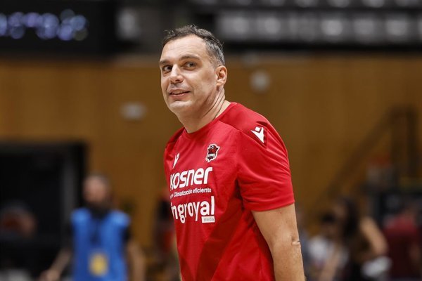 Paolo Galbiati deja el cargo de entrenador del Baskonia