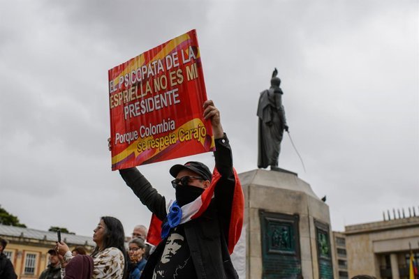 Miles de ciudadanos protestan en Colombia en una marcha nacional contra el Gobierno
