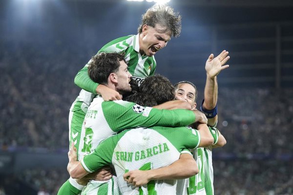 El Real Betis vence al Oporto 3-2 en la Champions League