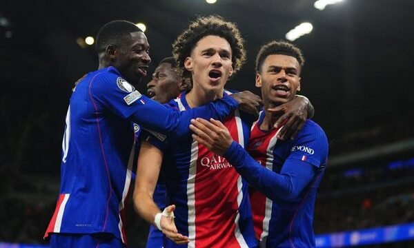 Mourinho advierte que el equipo podría recibir cinco goles si los once finales juegan