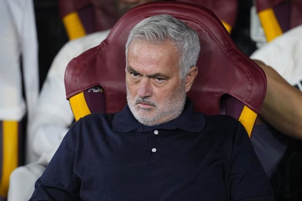 Mourinho advierte que el equipo podría recibir cinco goles si los once finales juegan