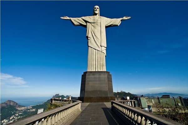 Los altos tipos de interés y las tensiones geopolíticas limitan el crecimiento económico de Brasil