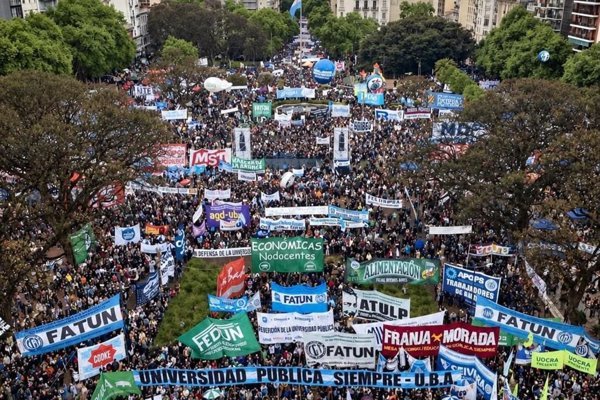 Detienen a más de 30 personas en protestas universitarias en Buenos Aires