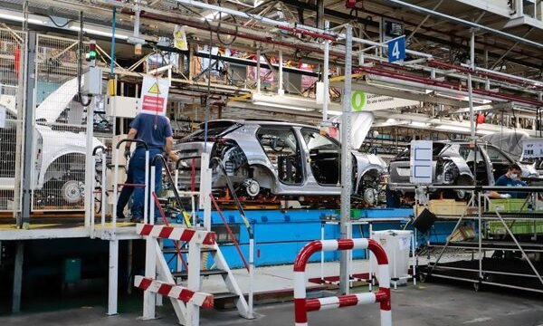 El sector servicios impulsa su crecimiento en agosto, alcanzando un 6% y acumulando 29 meses de alzas