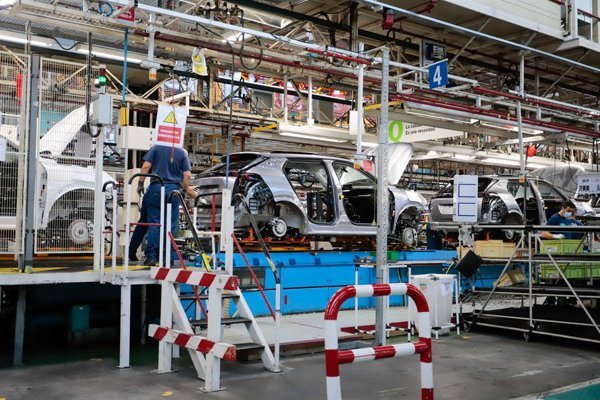 La industria registra un crecimiento del 10,8% en agosto, sumando seis meses consecutivos de aumentos en ventas