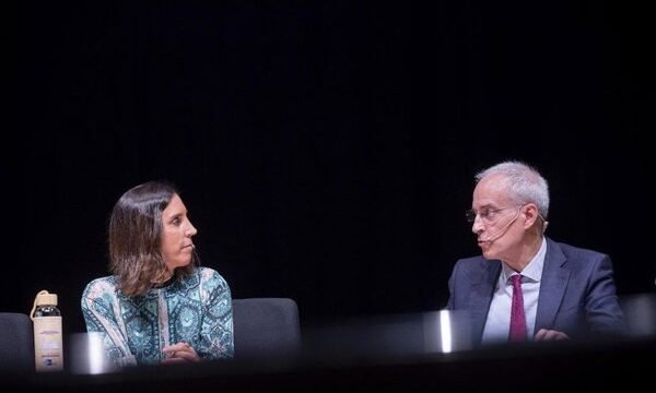 Sacudida en los mercados financieros: cayeron las acciones argentinas y el riesgo país volvió a tocar máximos de 2026