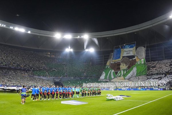 Arrestan a dos aficionados del Porto por ataque en partido contra Betis