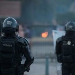 La Policía de Colombia reinstaura escuadrones antidisturbios anteriores a Petro