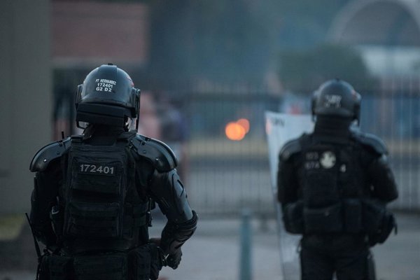 La Policía de Colombia reinstaura escuadrones antidisturbios anteriores a Petro