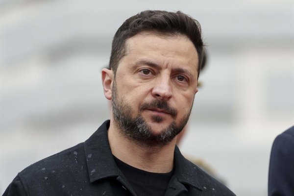 Zelenski denuncia un ataque intenso de Rusia al sector energético ucraniano y critica la pausa en la ‘Ley Graham’