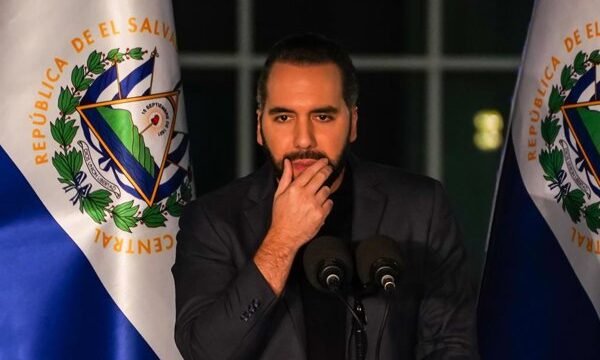 Zelenski denuncia un ataque intenso de Rusia al sector energético ucraniano y critica la pausa en la ‘Ley Graham’