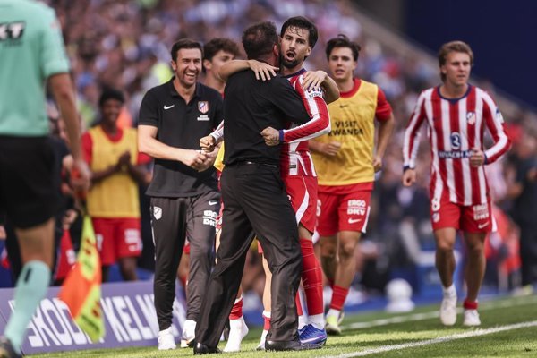 Simeone destaca la perspectiva única de Baena en el fútbol