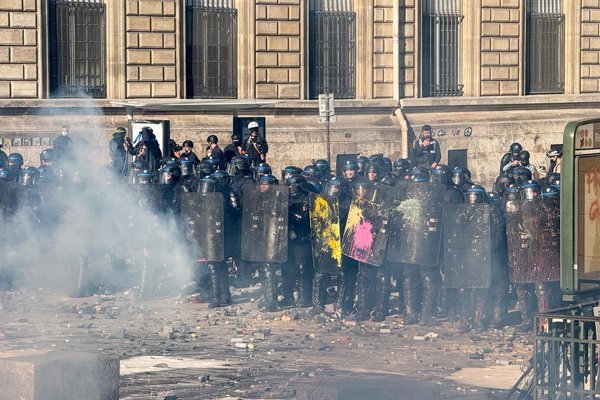 Más de 500,000 protestan en Francia contra políticas gubernamentales
