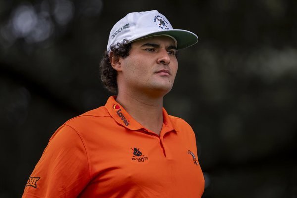 Eugenio Chacarra triunfa en India y lidera la Carrera a Dubái