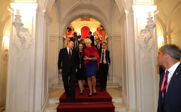 Lagarde solicita a Putin fomentar la paz para impulsar la economía