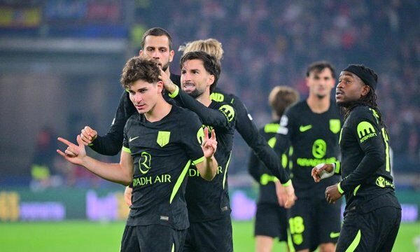 El Paris Saint-Germain vence al FC Barcelona por 4-2 en la Champions League