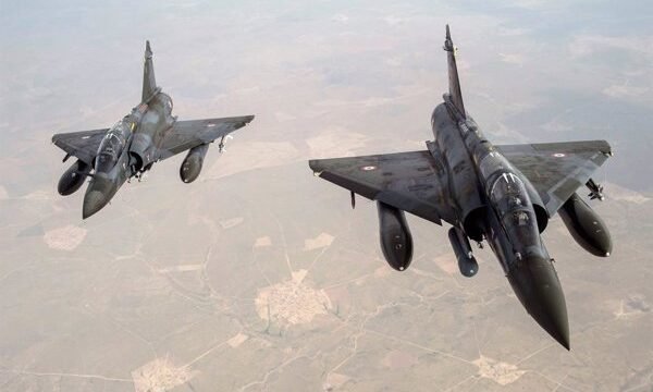 Los hutíes afirman haber lanzado un misil balístico hacia instalaciones militares saudíes en el aeropuerto de Adén